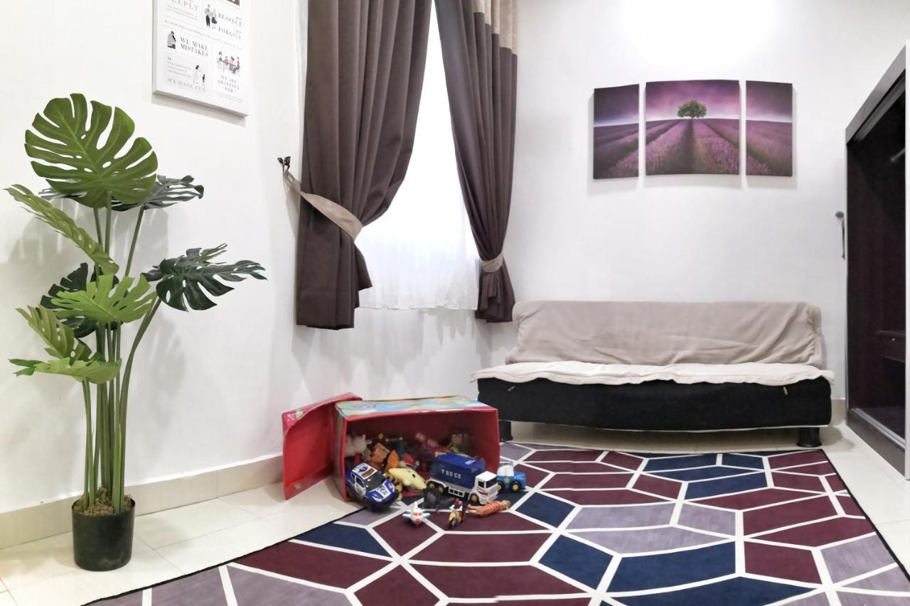 Teratak Persona Homestay. 4 Rooms Double Storey Terrace In Kuantan City. Экстерьер фото