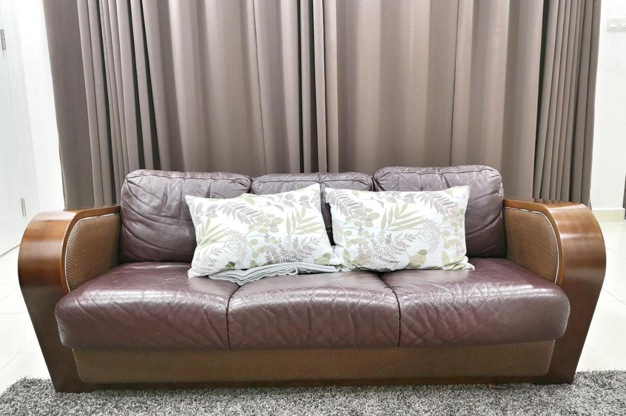 Teratak Persona Homestay. 4 Rooms Double Storey Terrace In Kuantan City. Экстерьер фото