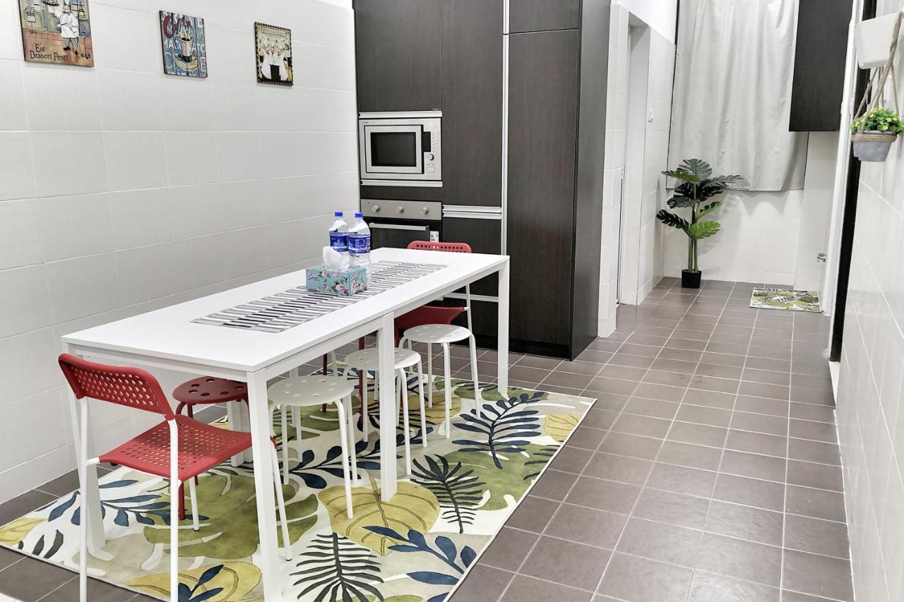 Teratak Persona Homestay. 4 Rooms Double Storey Terrace In Kuantan City. Экстерьер фото