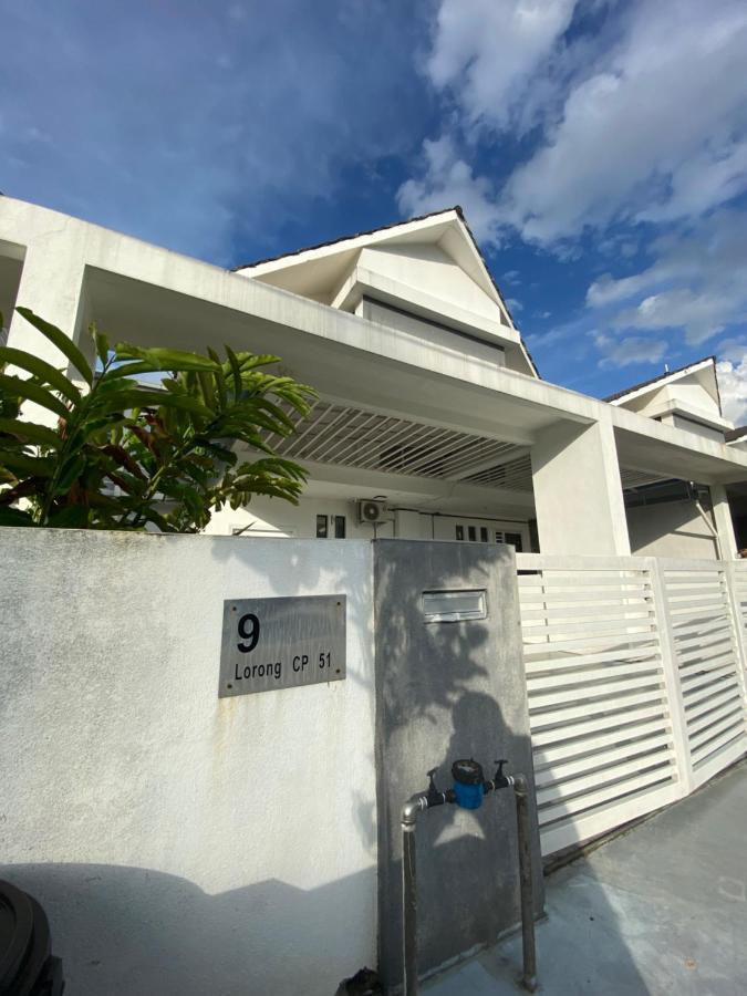 Teratak Persona Homestay. 4 Rooms Double Storey Terrace In Kuantan City. Экстерьер фото